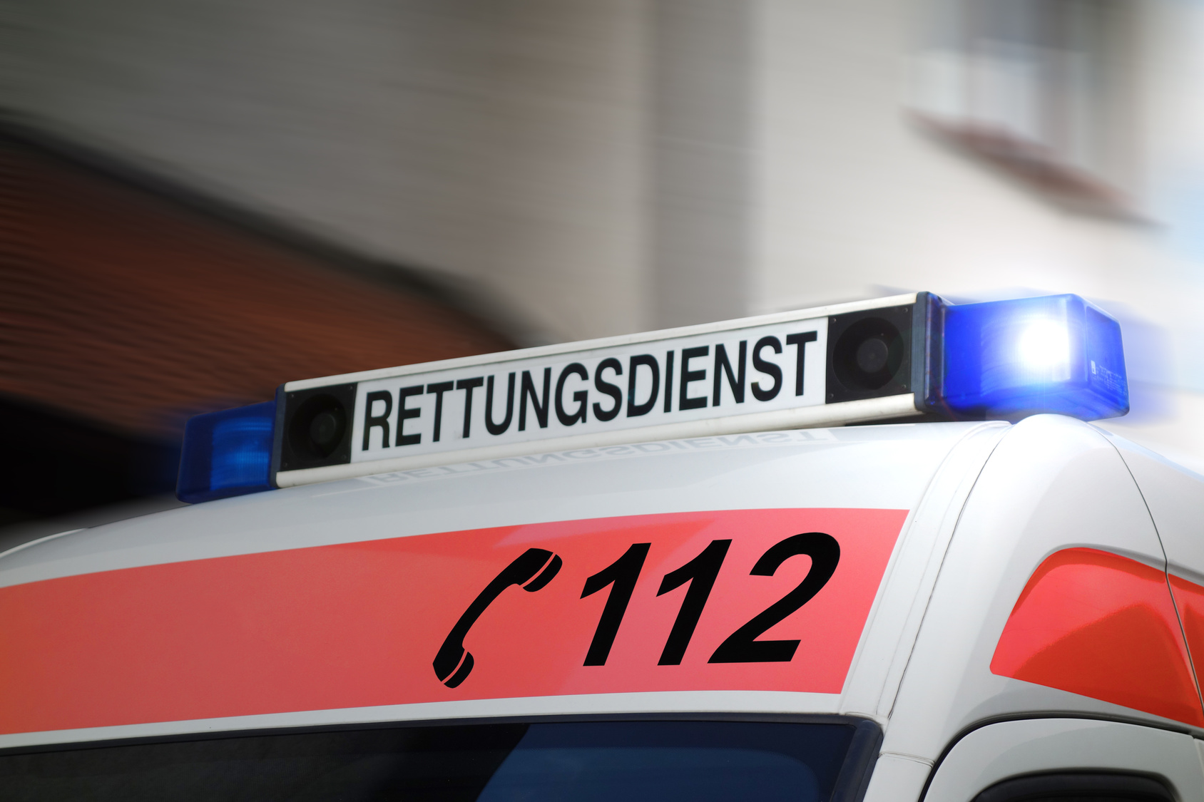 Mann feuert mit Luftgewehr auf spielendes Kind Drei Jahre Haft