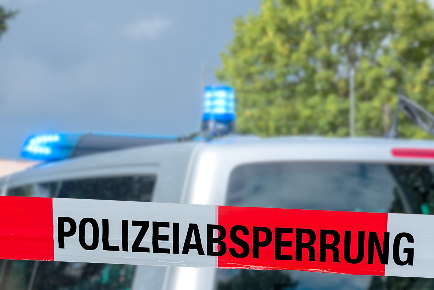 Unbekannter fährt 17-Jährigen tot und flüchtet