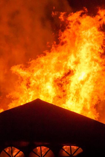 Mutter rettet Kind vor Flammen