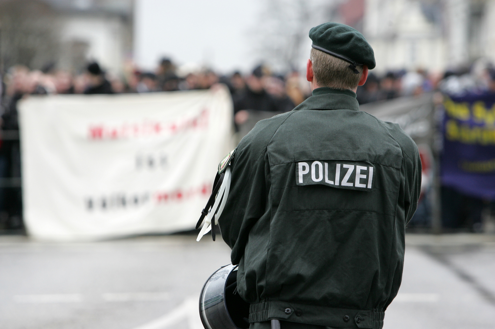 Darum soll es im Osten Deutschlands mehr Rechtsextreme geben