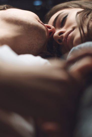Seltene Krankheit: 22-Jährige schläft beim Küssen ein!