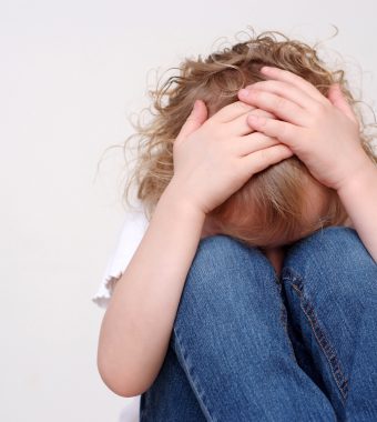 Traurige Studie: Mütter dulden häufig Kindesmissbrauch