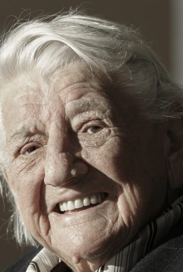 Wow: Diese Frau ist die älteste Fastfood-Mitarbeiterin der Welt!