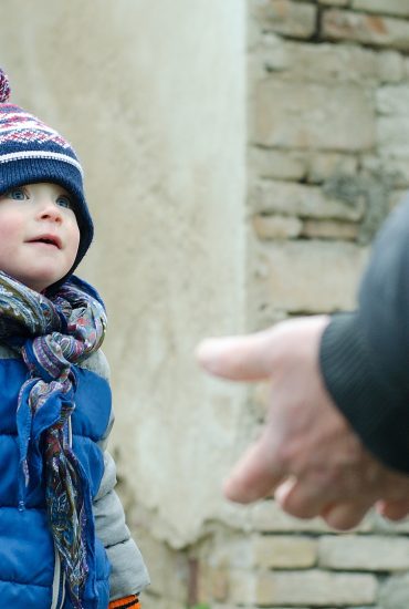 Mann rettet Kind vor Kidnapper – und wird deswegen gefeuert!  