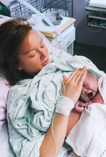 Ärzte ratlos: Mutter stirbt wenige Stunden nach Geburt ihrer Tochter