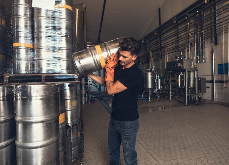 Produktionsstopp: Bierkonzern hilft Hurrikan-Opfern mit Trinkwasser!