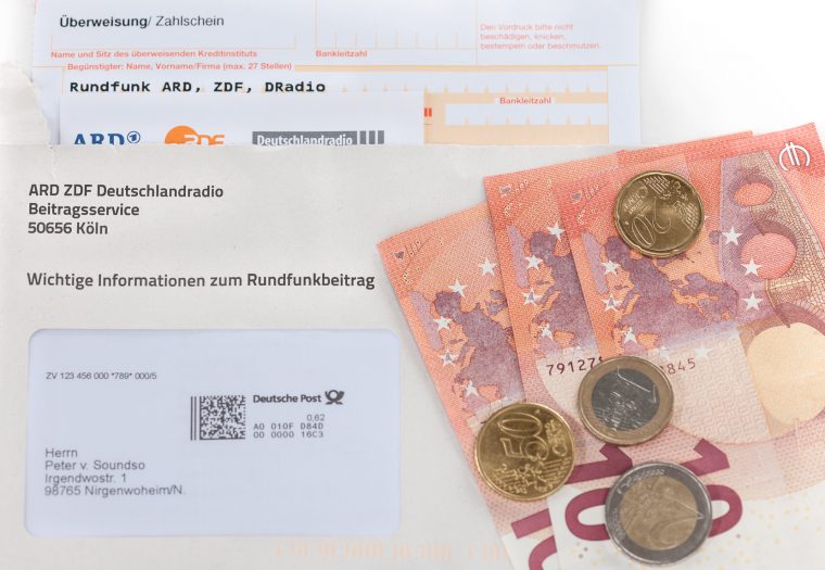 Gerichtsurteil: Darf man die GEZ bar zahlen?