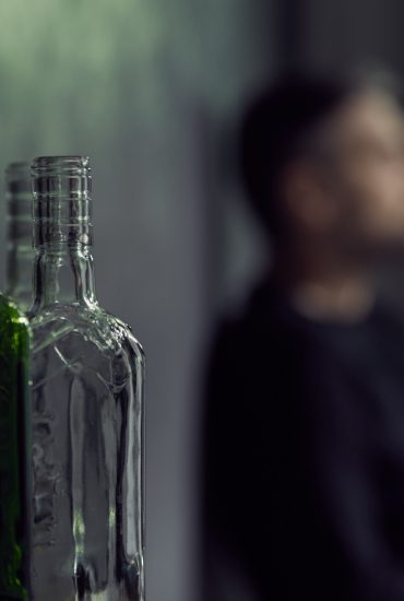 Alkoholkrank: Eltern trinken, Kinder leiden!