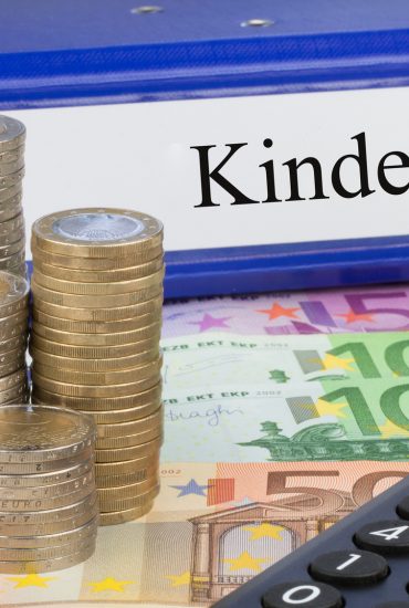 Kindergeldfortzahlung nach der Schule: Das müssen Sie tun!