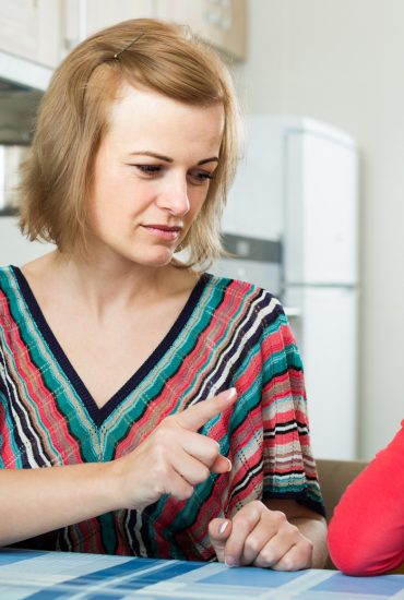 Verbale Verletzungen: So gefährlich für das Kind!