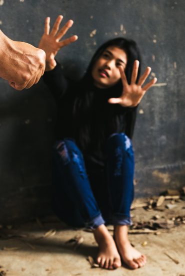 Mit Messer: Mutter tötet Vergewaltiger der eigenen Tochter!