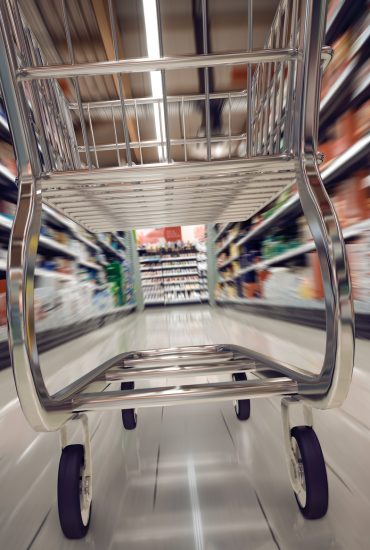 Widerlich: Mann verrichtet großes Geschäft in Supermarkt-Regal!