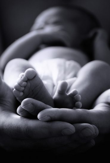 Schlimm: Baby stirbt, weil Vater es tot schüttelt!