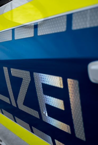 In Flüchtlingsheim: 22-Jähriger sticht Frau nieder und will fliehen!