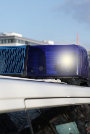 Blutiger Streit: 44-Jähriger droht Nachbarn (63) mit Axt – dieser greift zum Messer…