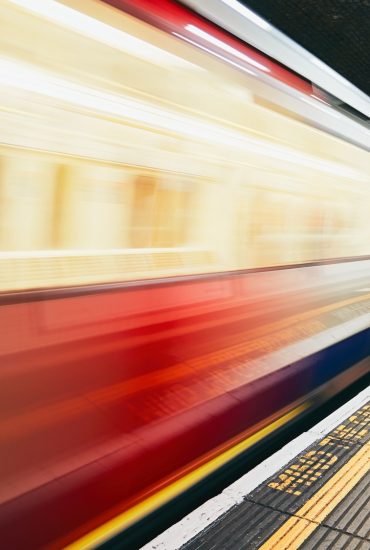 In der S-Bahn: Betrunkener droht Mädchen (1) mit dem Tode!