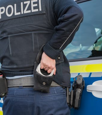 Blutige Auseinandersetzung in Cottbus: Jugendliche Flüchtlinge (15,16) attackieren Mitschüler (16) mit Messer!