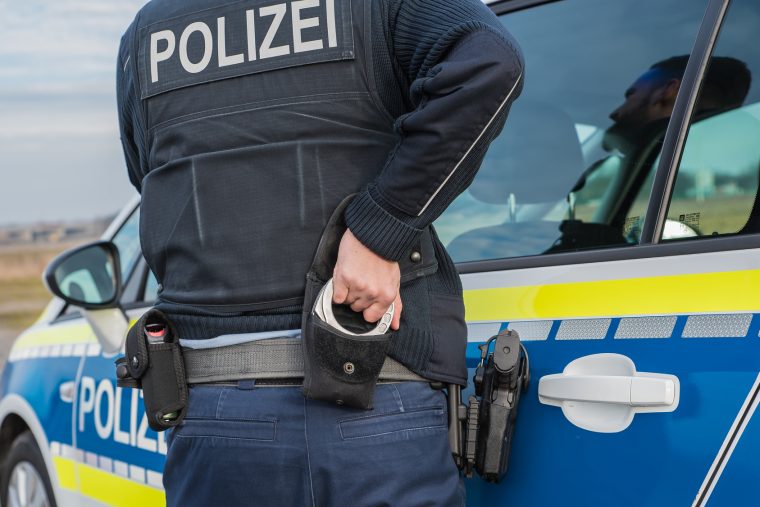 Blutige Auseinandersetzung in Cottbus: Jugendliche Flüchtlinge (15,16) attackieren Mitschüler (16) mit Messer!