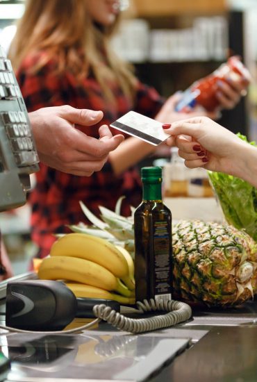 Arbeitslosengeld aus dem Supermarkt: Hier geht es jetzt damit los!