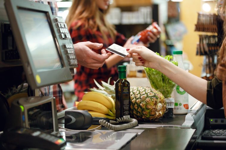 Arbeitslosengeld aus dem Supermarkt: Hier geht es jetzt damit los!