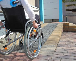 Unfall während Schulprojekts außerhalb der Schule: Schülerunfallversicherung greift dennoch!