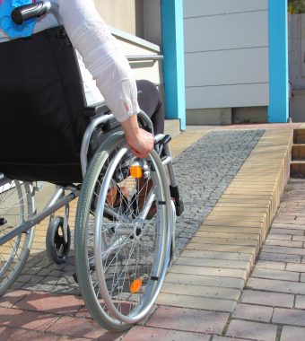 Unfall während Schulprojekts außerhalb der Schule: Schülerunfallversicherung greift dennoch!