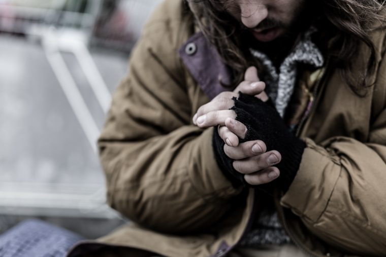 Mehrfach Räumungsbescheide missachtet: Obdachlose sollen blechen!